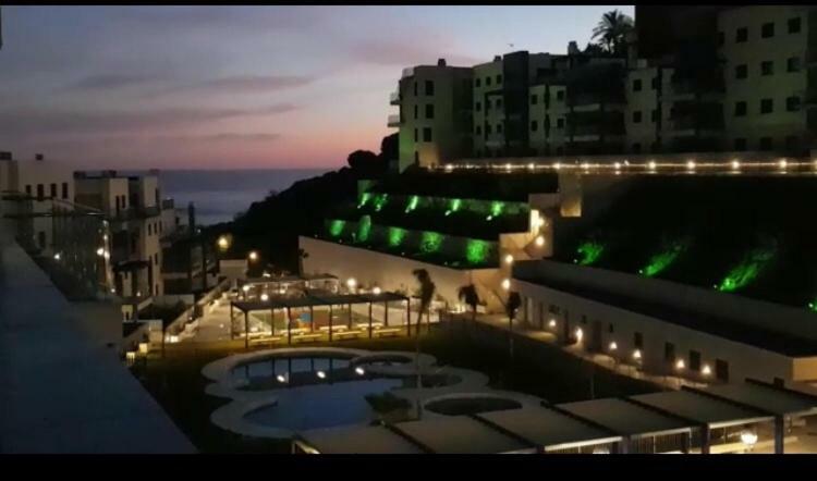 Ático de lujo 90m de terraza y jacuzzi privado en Cabria, Almuñecar Esterno foto